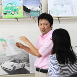 美術予備校 講評風景